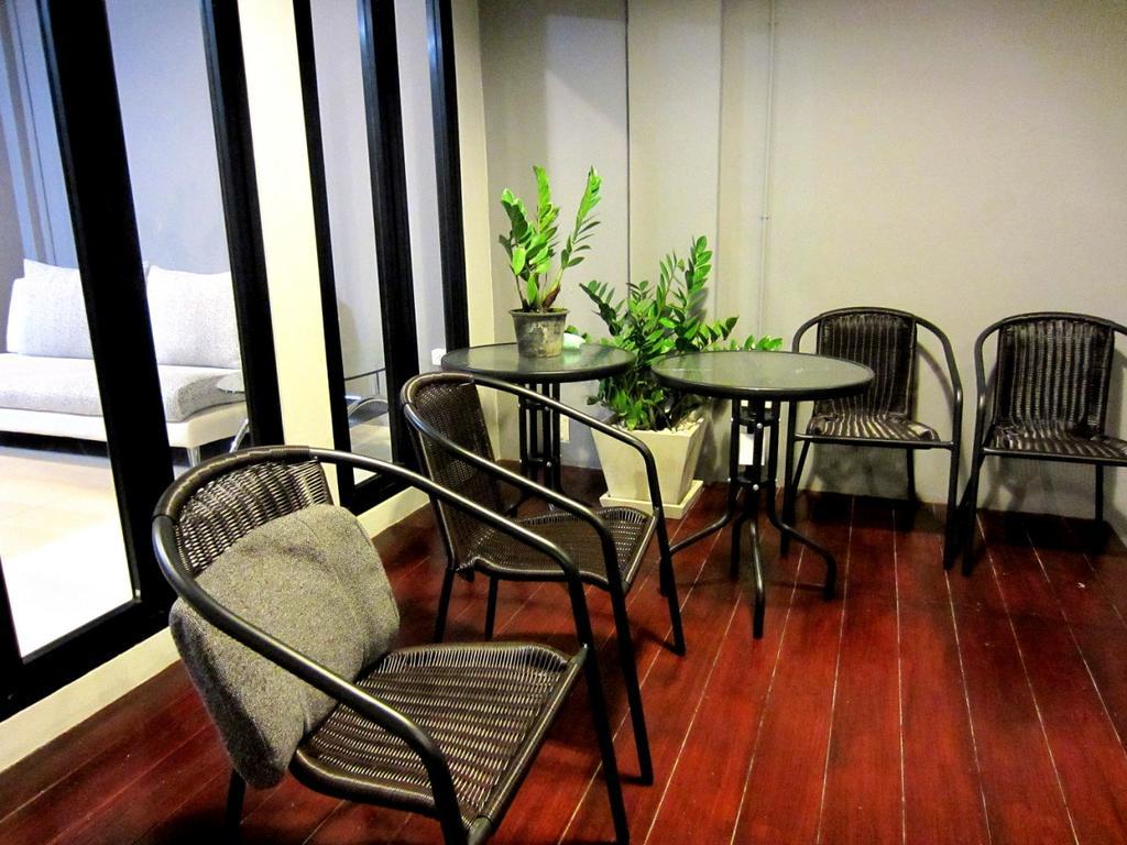 Eden Walking Street Hostel Chiang Mai Exterior photo