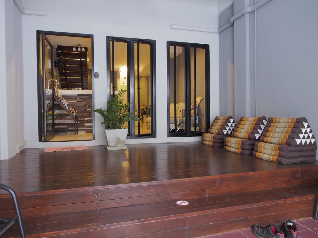 Eden Walking Street Hostel Chiang Mai Exterior photo