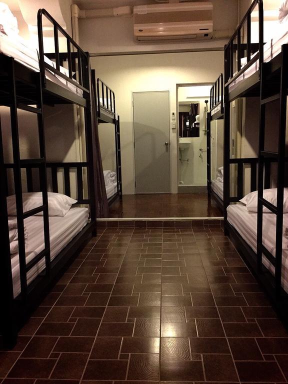 Eden Walking Street Hostel Chiang Mai Room photo