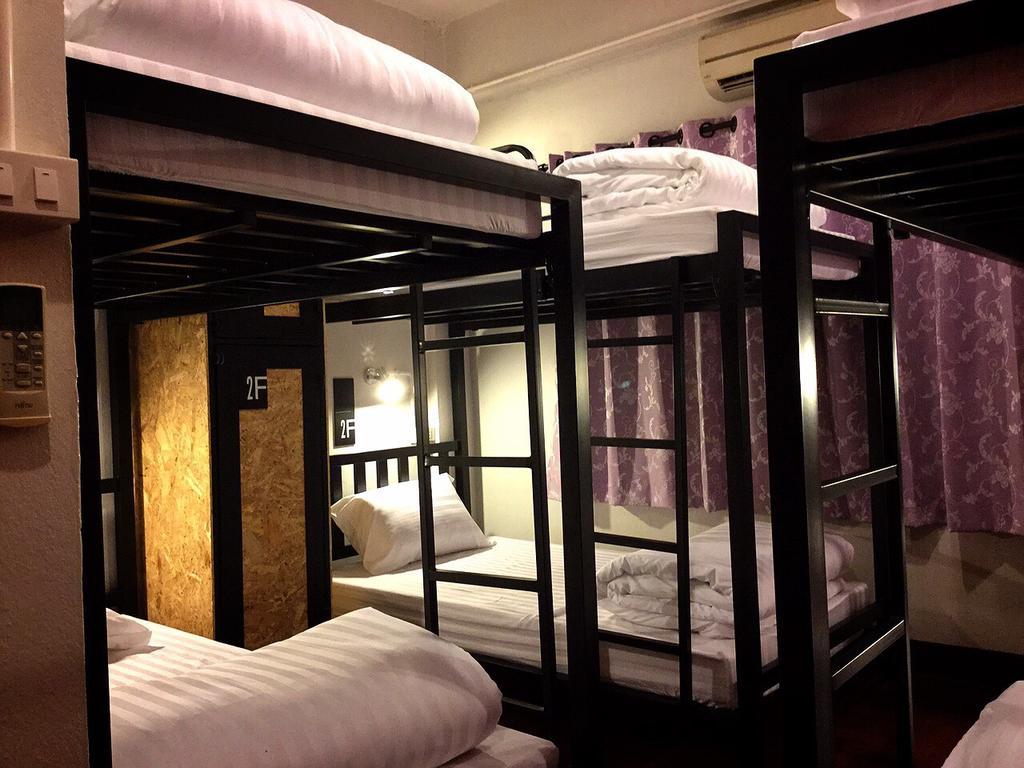 Eden Walking Street Hostel Chiang Mai Room photo