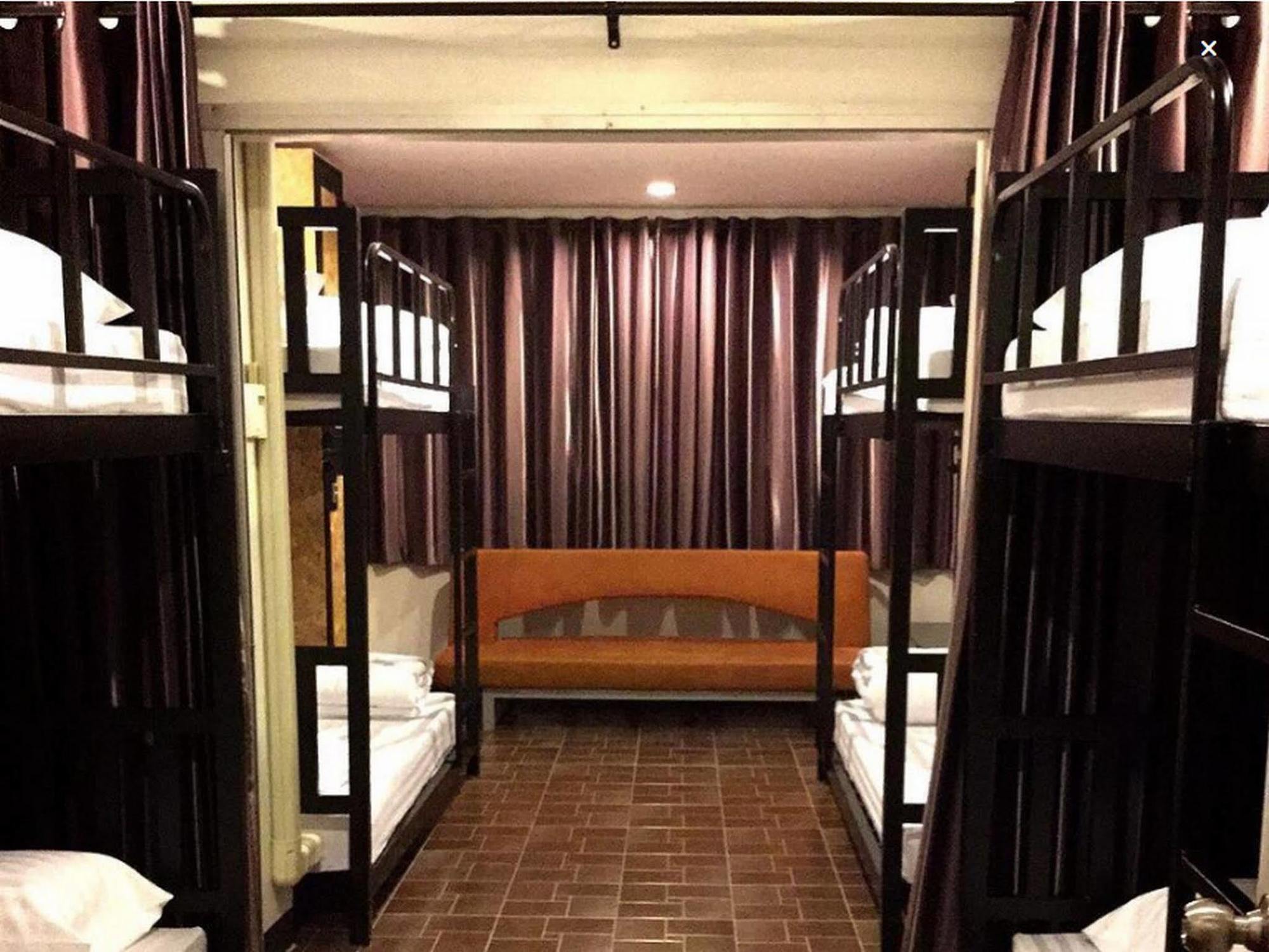 Eden Walking Street Hostel Chiang Mai Exterior photo