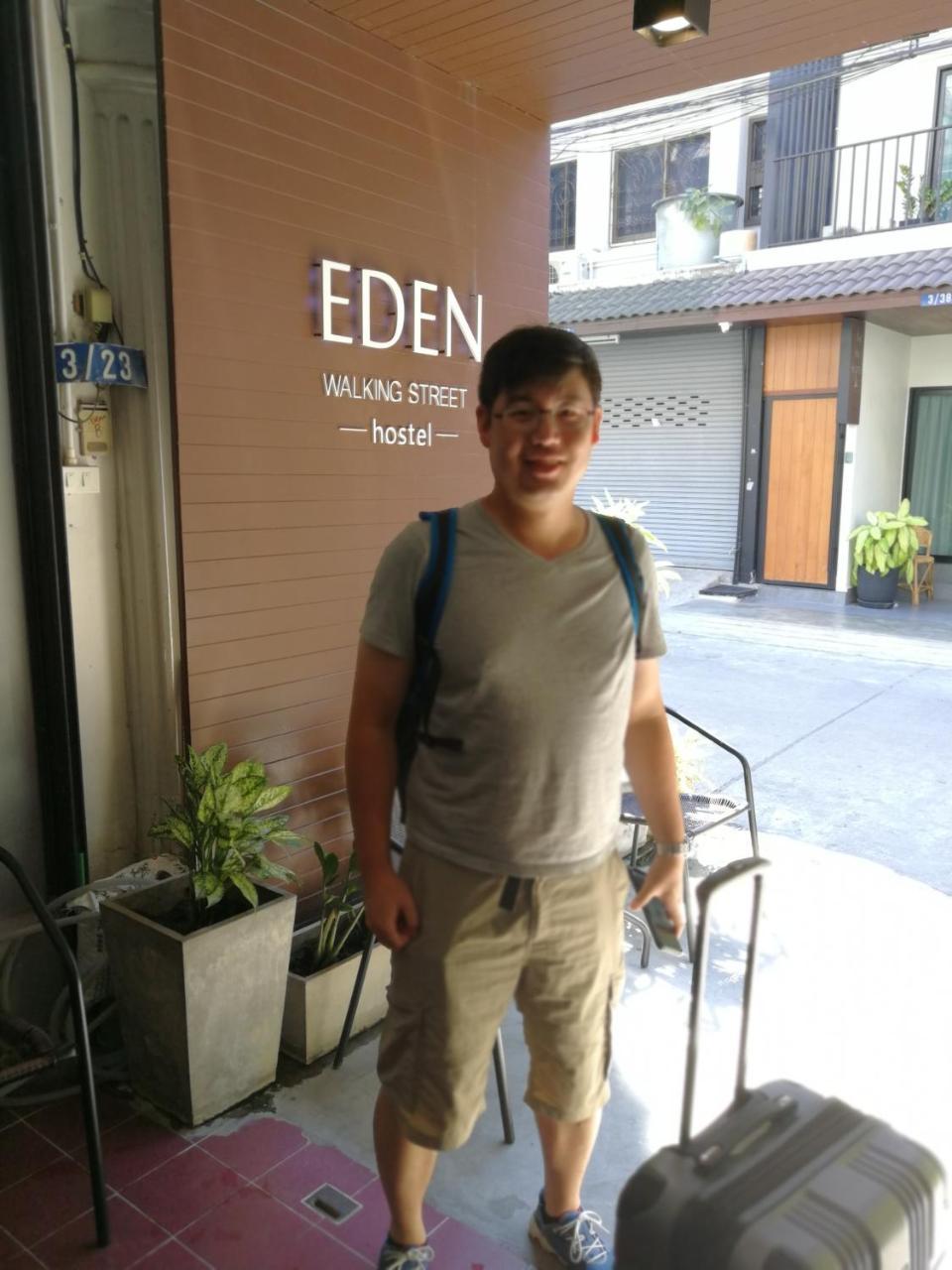 Eden Walking Street Hostel Chiang Mai Exterior photo