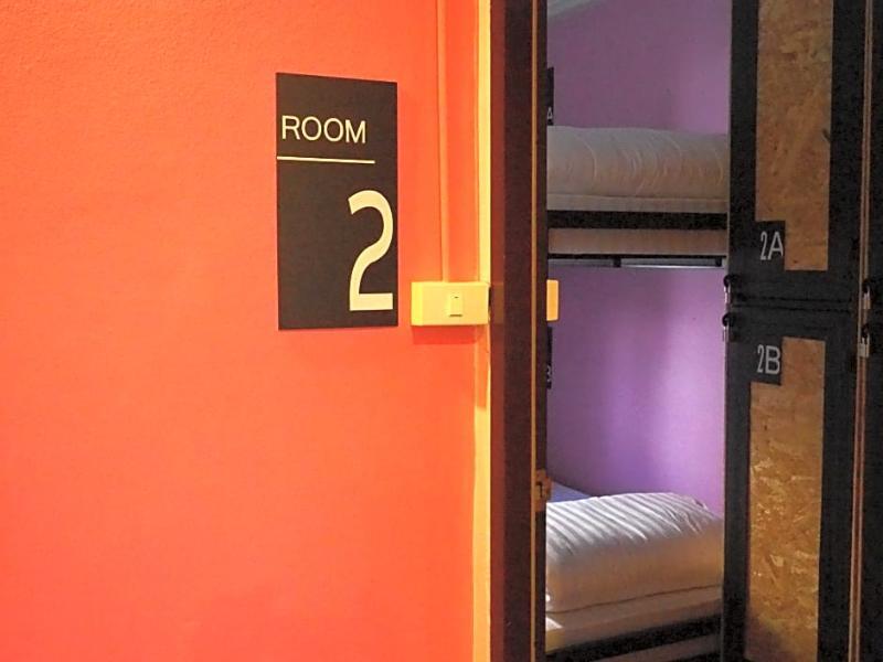 Eden Walking Street Hostel Chiang Mai Exterior photo