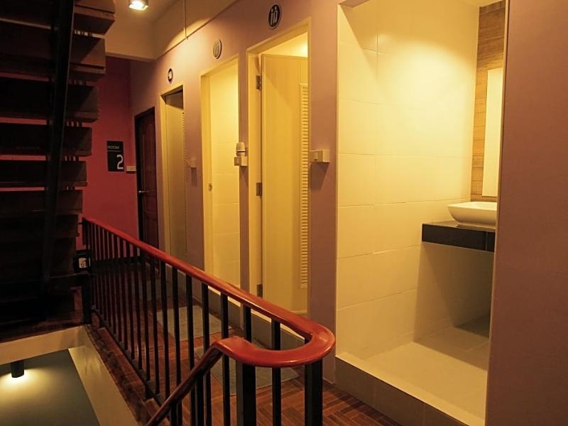 Eden Walking Street Hostel Chiang Mai Exterior photo